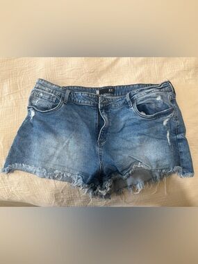 KUT from the Kloth Distressed Denim Shorts Frayed Hem Mid Rise Blue